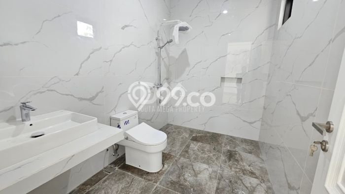 Ready to Use! Luxury House LT 440m2 Desain Elegan di Bintaro Ready to Use! Luxury House LT 440m2 Desain Elegan di Bintaro