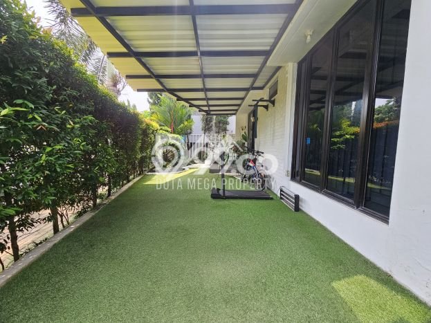 Ready to Use! Premium House LT 188m2 Desain Elegan di Graha Raya Ready to Use! Premium House LT 188m2 Desain Elegan di Graha Raya