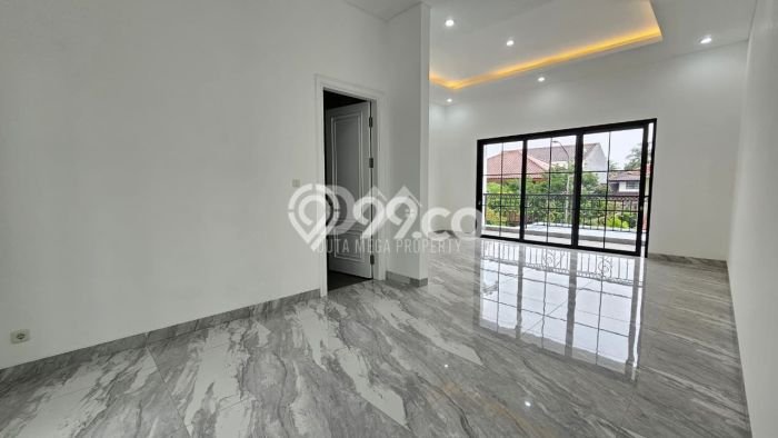 Ready to Use! Luxury House LT 440m2 Desain Elegan di Bintaro Ready to Use! Luxury House LT 440m2 Desain Elegan di Bintaro