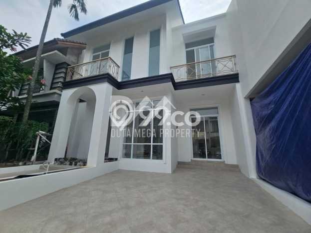 Rumah Mewah LB 220m2 Siap Pakai Desain Elegan di Bintaro, Tangerang Selatan Rumah Mewah LB 220m2 Siap Pakai Desain Elegan di Bintaro, Tangerang Selatan