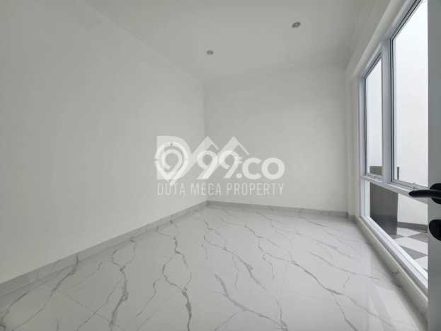 Rumah Mewah LB 220m2 Siap Pakai Desain Elegan di Bintaro, Tangerang Selatan Rumah Mewah LB 220m2 Siap Pakai Desain Elegan di Bintaro, Tangerang Selatan