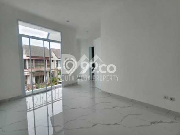 Rumah Mewah LB 220m2 Siap Pakai Desain Elegan di Bintaro, Tangerang Selatan Rumah Mewah LB 220m2 Siap Pakai Desain Elegan di Bintaro, Tangerang Selatan