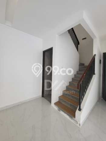 Rumah area , Tangerang Selatan, LT 206m2m² LB 340m2m² Rumah area , Tangerang Selatan, LT 206m2m² LB 340m2m²