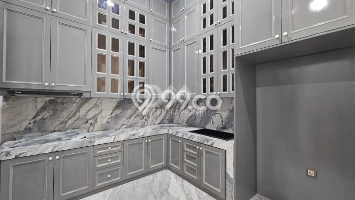 Hunian Mewah LB 360m2 Siap Pakai Desain Elegan di Bintaro, Tangerang Selatan Hunian Mewah LB 360m2 Siap Pakai Desain Elegan di Bintaro, Tangerang Selatan