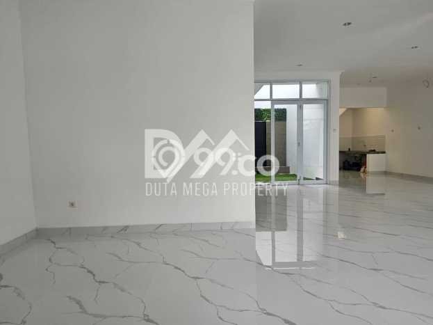 Rumah Mewah LB 220m2 Siap Pakai Desain Elegan di Bintaro, Tangerang Selatan Rumah Mewah LB 220m2 Siap Pakai Desain Elegan di Bintaro, Tangerang Selatan