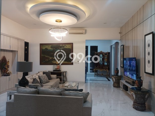 Rumah Elit Modern Tanpa Renovasi di Meruya Jakarta Barat Rumah Elit Modern Tanpa Renovasi di Meruya Jakarta Barat