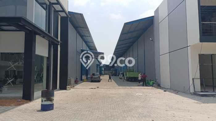 Unit Gudang Disewakan di Daan Mogot di Area Ramai & Strategis Unit Gudang Disewakan di Daan Mogot di Area Ramai & Strategis