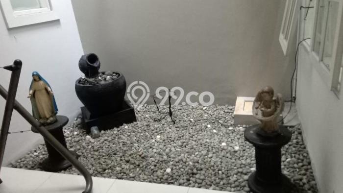Jual Rumah Luas Megah Dengan View Eksklusif di Taman Ratu, Jakarta Barat Jual Rumah Luas Megah Dengan View Eksklusif di Taman Ratu, Jakarta Barat