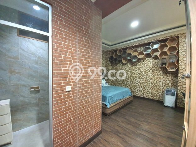 Area Ramai! Ruko Dijual di Cempaka Putih untuk Bisnis Luas Bangunan 650m2 Area Ramai! Ruko Dijual di Cempaka Putih untuk Bisnis Luas Bangunan 650m2