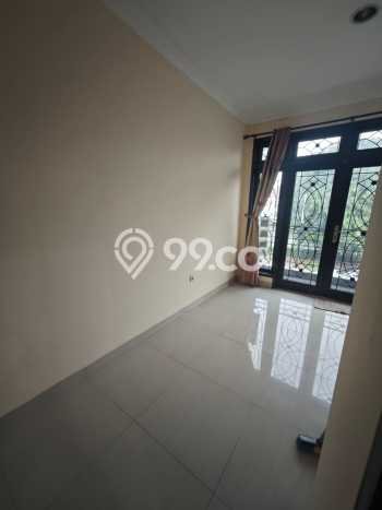 Rumah di Daan Mogot, Area Strategis, 2 KM Rumah di Daan Mogot, Area Strategis, 2 KM