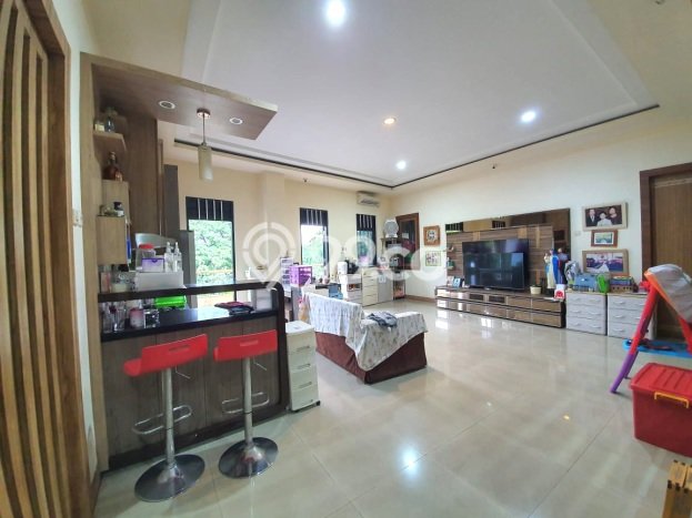 Area Ramai! Ruko Dijual di Cempaka Putih untuk Bisnis Luas Bangunan 650m2 Area Ramai! Ruko Dijual di Cempaka Putih untuk Bisnis Luas Bangunan 650m2