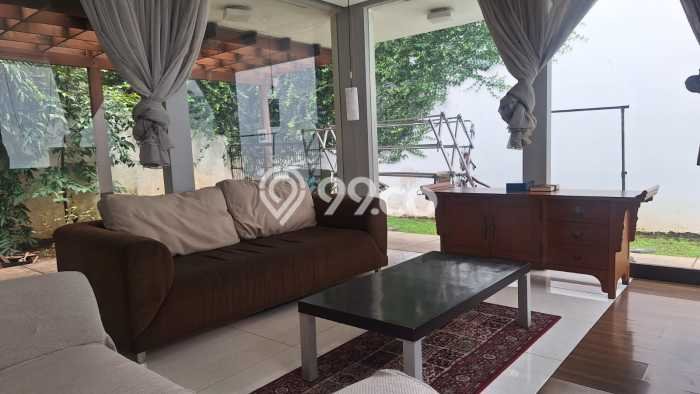 Hunian Mewah LB 500m2 Siap Huni Desain Elegan di Rempoa, Tangerang Hunian Mewah LB 500m2 Siap Huni Desain Elegan di Rempoa, Tangerang