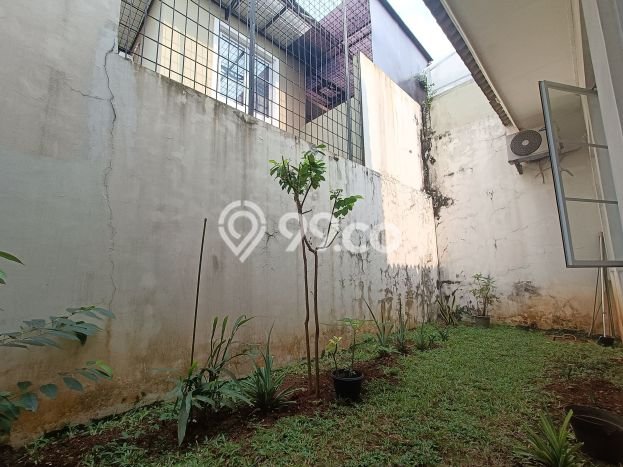 Rumah Mewah LB 200m2 Siap Pakai Desain Elegan di Gading Serpong, Tangerang Rumah Mewah LB 200m2 Siap Pakai Desain Elegan di Gading Serpong, Tangerang