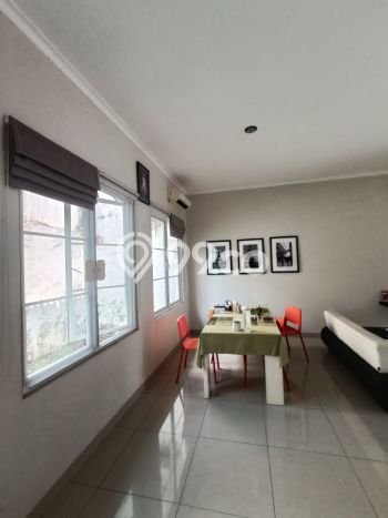 Rumah Mewah LB 200m2 Siap Pakai Desain Elegan di Gading Serpong, Tangerang Rumah Mewah LB 200m2 Siap Pakai Desain Elegan di Gading Serpong, Tangerang