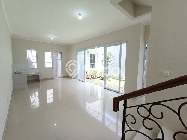 Dijual Rumah Mewah Elegan Dengan View Cantik di Gading Serpong, Tangerang Dijual Rumah Mewah Elegan Dengan View Cantik di Gading Serpong, Tangerang