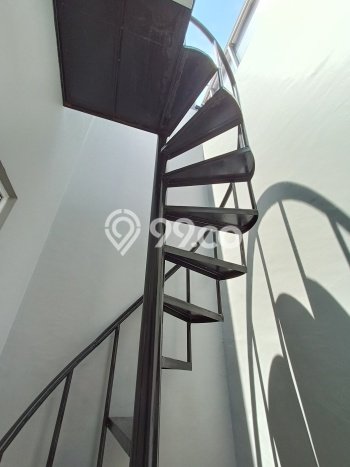 Dijual Rumah Mewah Elegan Dengan View Cantik di Gading Serpong, Tangerang Dijual Rumah Mewah Elegan Dengan View Cantik di Gading Serpong, Tangerang