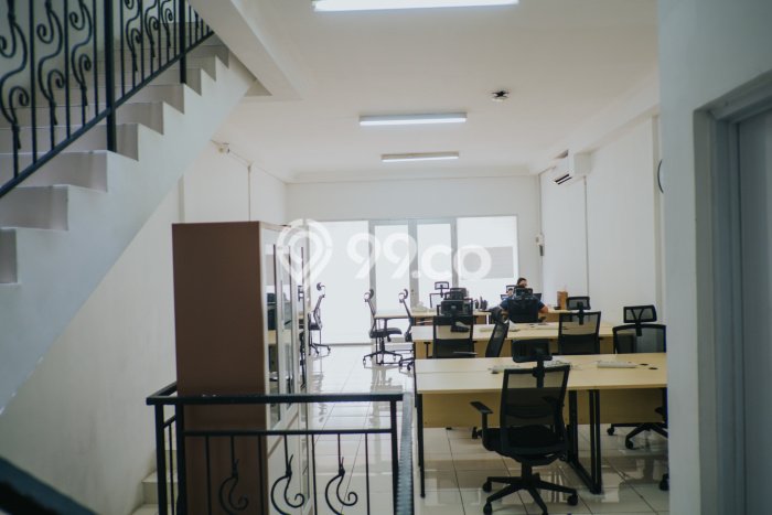 Ruko Bagus LT 75m2 LB 300m2 Dijual di Central Park Jakarta Barat Ruko Bagus LT 75m2 LB 300m2 Dijual di Central Park Jakarta Barat