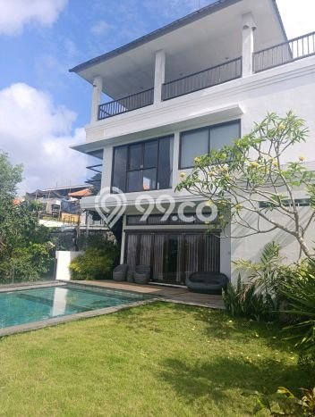KESEMPATAN EMAS! Vila di , Area 450m2m², Lokasi Eksklusif dengan keamanan terjamin KESEMPATAN EMAS! Vila di , Area 450m2m², Lokasi Eksklusif dengan keamanan terjamin