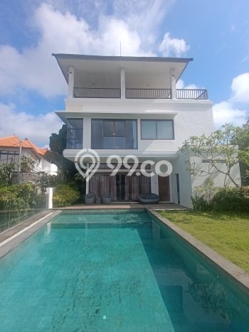 KESEMPATAN EMAS! Vila di , Area 450m2m², Lokasi Eksklusif dengan keamanan terjamin KESEMPATAN EMAS! Vila di , Area 450m2m², Lokasi Eksklusif dengan keamanan terjamin