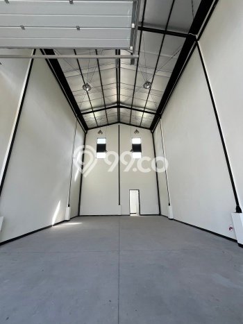 LOKASI PREMIUM! Gudang di Batujajar, Luas 136m², Mainroad, Area Komersial LOKASI PREMIUM! Gudang di Batujajar, Luas 136m², Mainroad, Area Komersial