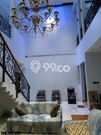 Rumah Elit Modern Siap Huni di Raffles Hills Jakarta Timur Rumah Elit Modern Siap Huni di Raffles Hills Jakarta Timur