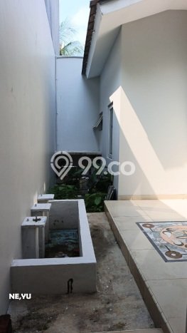 Ready to Use! Premium House LT 250m2 Desain Elegan di Kota Wisata Ready to Use! Premium House LT 250m2 Desain Elegan di Kota Wisata