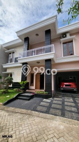 Jual Rumah Luas Elegan Dengan View Eksklusif di Cibubur, Jakarta Timur Jual Rumah Luas Elegan Dengan View Eksklusif di Cibubur, Jakarta Timur