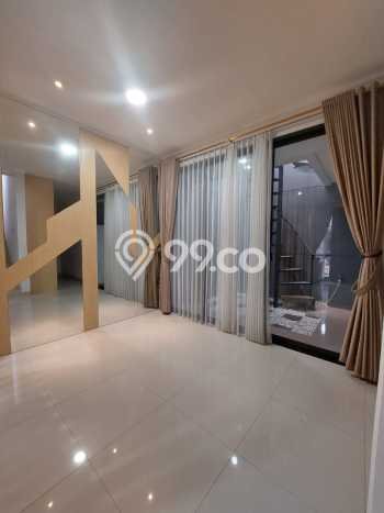 For Sale Hunian Rumah Terawat 4 KT di Sektor 7-Bintaro, Tangerang Selatan For Sale Hunian Rumah Terawat 4 KT di Sektor 7-Bintaro, Tangerang Selatan