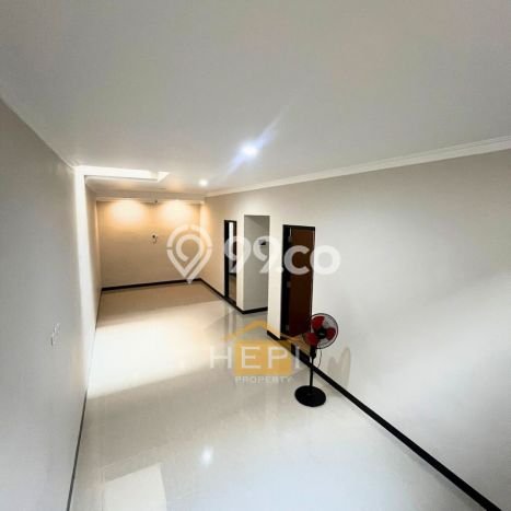 Rumah Strategis Modern Lb 120m2 di Semarang Barat, Semarang Rumah Strategis Modern Lb 120m2 di Semarang Barat, Semarang