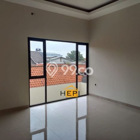 Dijual Rumah Premium dengan Fasilitas Sekitar Komplit di Semarang Barat, Semarang Dijual Rumah Premium dengan Fasilitas Sekitar Komplit di Semarang Barat, Semarang