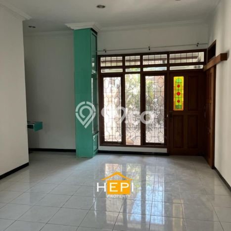 Jual Rumah Bagus Siap Huni LB 140m2 di Banyumanik, Semarang Jual Rumah Bagus Siap Huni LB 140m2 di Banyumanik, Semarang
