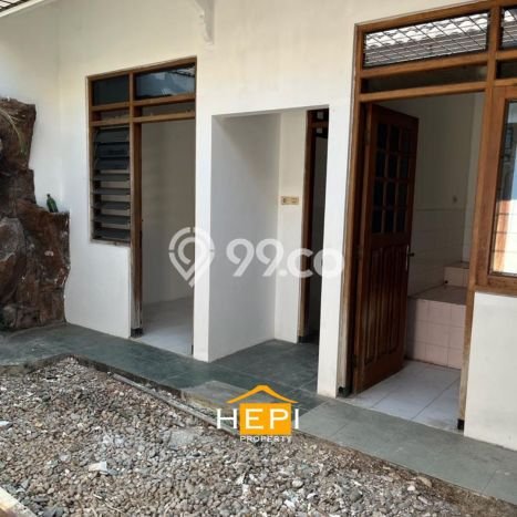 Jual Rumah Bagus Siap Huni LB 140m2 di Banyumanik, Semarang Jual Rumah Bagus Siap Huni LB 140m2 di Banyumanik, Semarang