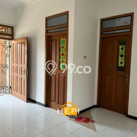 Jual Rumah Bagus Siap Huni LB 140m2 di Banyumanik, Semarang Jual Rumah Bagus Siap Huni LB 140m2 di Banyumanik, Semarang