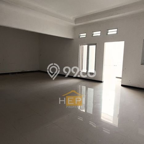 Dijual Rumah Premium dengan Fasilitas Sekitar Lengkap di Semarang Barat, Semarang Dijual Rumah Premium dengan Fasilitas Sekitar Lengkap di Semarang Barat, Semarang