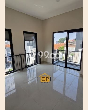 Rumah Strategis Modern Lb 135m2 di Gajah Mungkur, Semarang Rumah Strategis Modern Lb 135m2 di Gajah Mungkur, Semarang