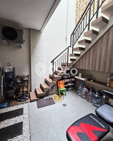 For Sale! Luxury House LT 162m2 Desain Elegan di Graha Padma For Sale! Luxury House LT 162m2 Desain Elegan di Graha Padma