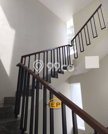 Rumah Eksklusif Siap Huni LT 190m2 di Tembalang, Semarang Rumah Eksklusif Siap Huni LT 190m2 di Tembalang, Semarang