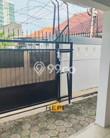 Rumah Kost untuk Dijual di Semarang Tengah dengan 16 KT, 4 KM, Luas 250m2 Rumah Kost untuk Dijual di Semarang Tengah dengan 16 KT, 4 KM, Luas 250m2