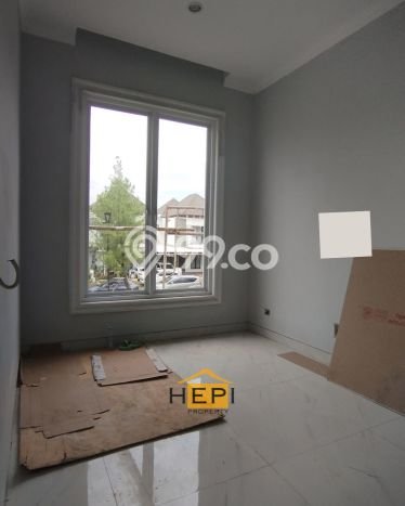 For Sale! Luxury House LT 225m2 Desain Elegan di BSB City For Sale! Luxury House LT 225m2 Desain Elegan di BSB City