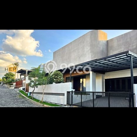 Ready to Use! Premium House LT 397m2 Desain Elegan di Candi Golf Ready to Use! Premium House LT 397m2 Desain Elegan di Candi Golf