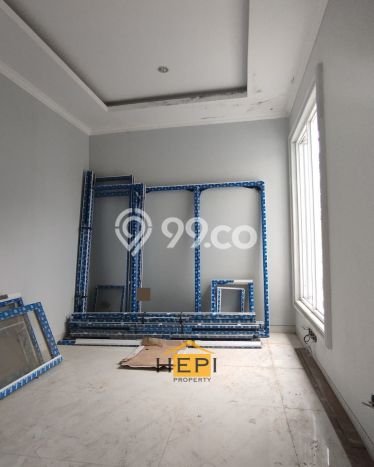 For Sale! Luxury House LT 225m2 Desain Elegan di BSB City For Sale! Luxury House LT 225m2 Desain Elegan di BSB City