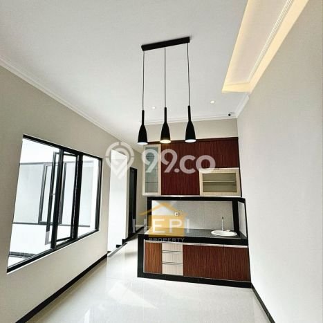Rumah Strategis Modern Lb 120m2 di Semarang Barat, Semarang Rumah Strategis Modern Lb 120m2 di Semarang Barat, Semarang