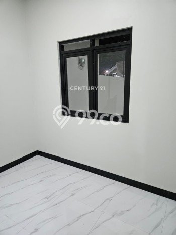 Rumah Luas Asri 4 KT Siap Huni di Taman Kopo Indah Bandung Rumah Luas Asri 4 KT Siap Huni di Taman Kopo Indah Bandung
