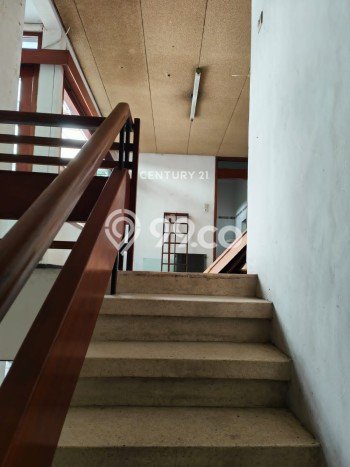 Rumah Mewah LB 325m2 Siap Huni Desain Elegan di Riau, Bandung Rumah Mewah LB 325m2 Siap Huni Desain Elegan di Riau, Bandung