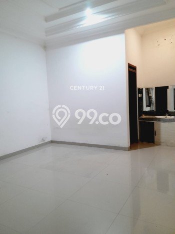 SPECIAL OFFER! Rumah Nyaman di Bojongloa, LT 250m² LB 450m² SPECIAL OFFER! Rumah Nyaman di Bojongloa, LT 250m² LB 450m²