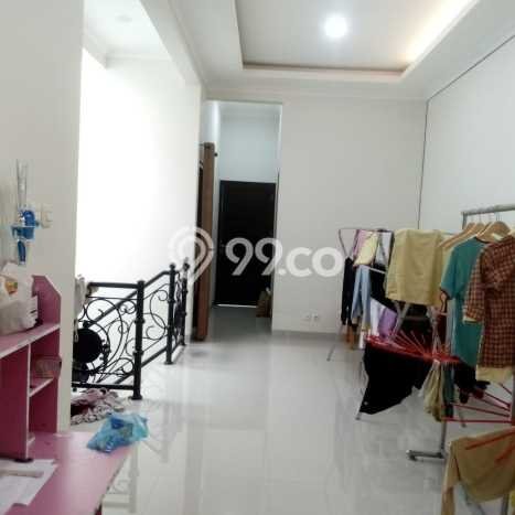 Rumah Luas Asri 4 KT Siap Pakai di Pondok Kelapa Jakarta Timur Rumah Luas Asri 4 KT Siap Pakai di Pondok Kelapa Jakarta Timur