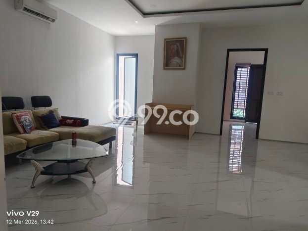 Lokasi terbaik! Rumah siap pakai dikontrakkan di Kelapa Gading LB 400m2 Lokasi terbaik! Rumah siap pakai dikontrakkan di Kelapa Gading LB 400m2
