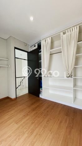Dijual Hunian Rumah Terawat 3 KT di Meruya, Jakarta Barat Dijual Hunian Rumah Terawat 3 KT di Meruya, Jakarta Barat