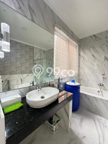 Jual Rumah Luas Elegan Dengan View Eksklusif di Green Garden, Jakarta Barat Jual Rumah Luas Elegan Dengan View Eksklusif di Green Garden, Jakarta Barat