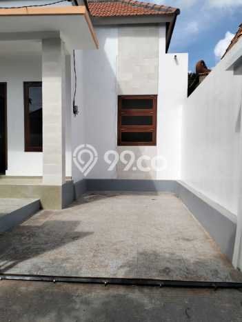 Rumah Luas Asri 2 KT Siap Huni di Jimbaran Badung Rumah Luas Asri 2 KT Siap Huni di Jimbaran Badung
